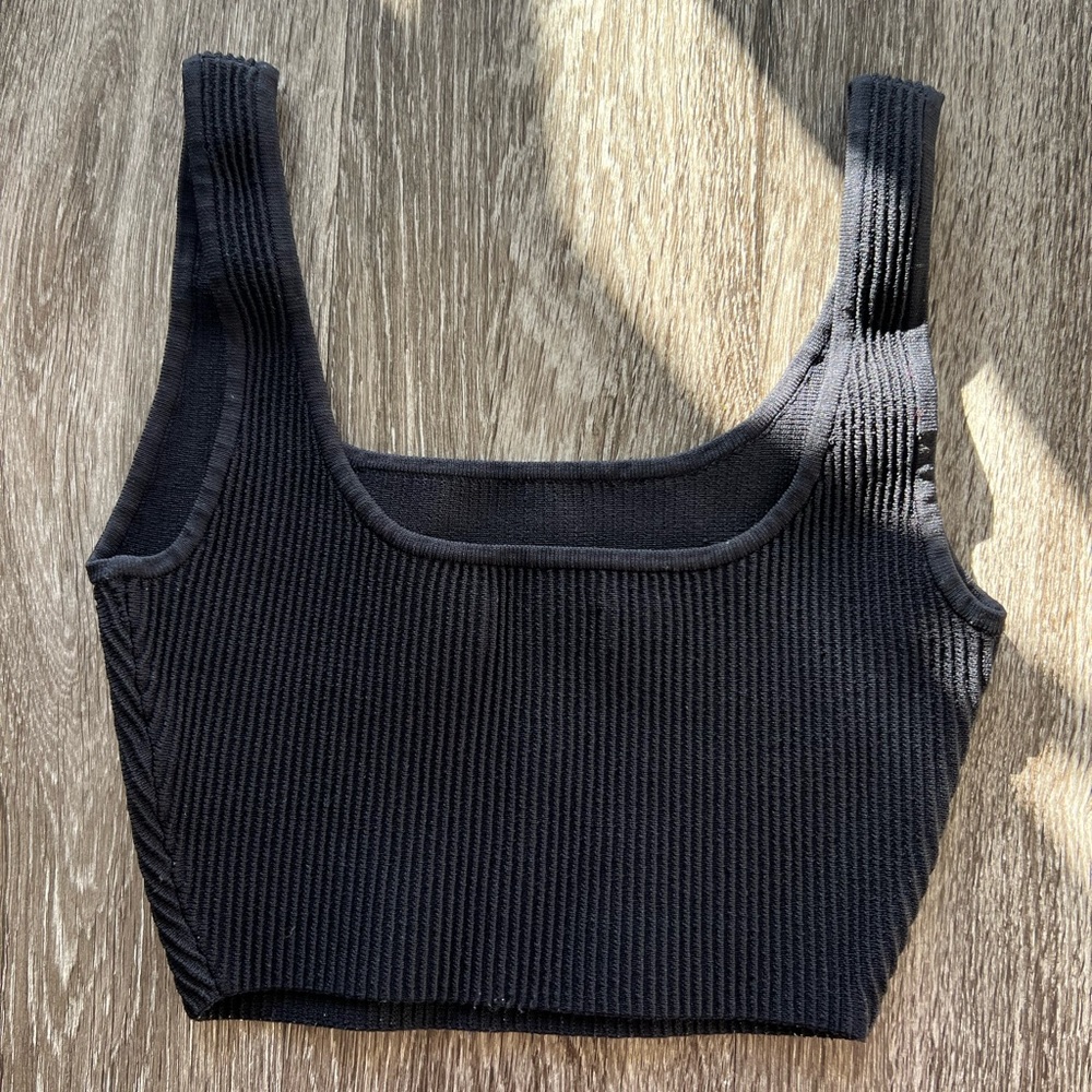 Aritzia Babaton Sculpt Knit tops - Picture 4 of 10